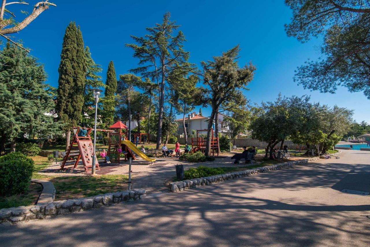 Apartments House Pinezic Малинска Экстерьер фото